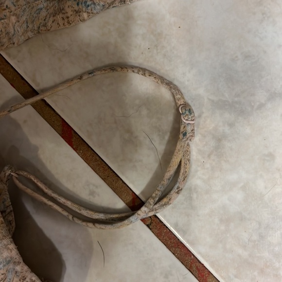 H&M medium dress. Ties a bow in back. - Picture 4 of 9